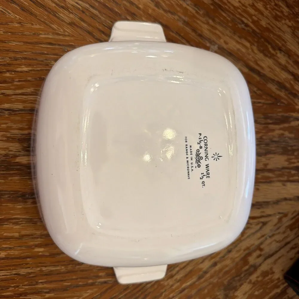 Corning Ware Blue Cornflower 1.5 Quart Casserole Dish with Glass Lid